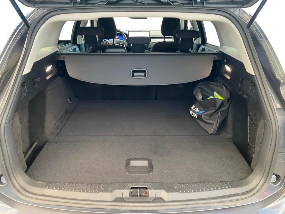 Ford Focus Wagon 1.0 EcoBoost Hybrid Titanium X | Dealeronderhouden | Stoel- stuur en voorruitverwarming | Navigatie