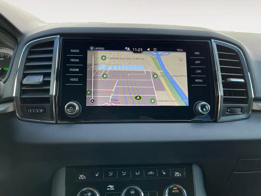 Škoda Karoq 1.5 TSI ACT Business Edition |Upgrade Business|Trekhaak| Stuur/Stoelverwarming| Comfort-pakket|12 maanden Bovag garantie|