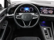 Volkswagen Golf 1.0 eTSI 110pk DSG Life · Camera · Apple/Android Car Play · Navigatie · P-Sensoren · 16'' Inch · Garantie t/m 04-02-2028 of 100.000km