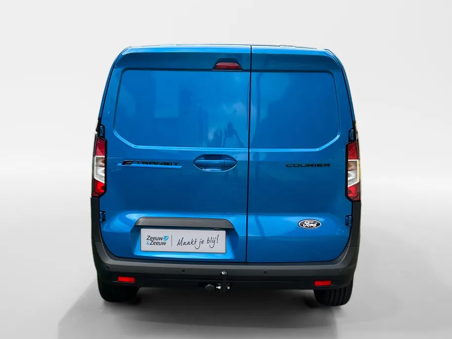 Ford E-Transit Courier Limited 44 kWh 136 pk | DEMO | Adaptive cruise control | Achteruitrij camera | Verdiepte tussenwand | Trekhaak | Navigatie | Direct leverbaar!