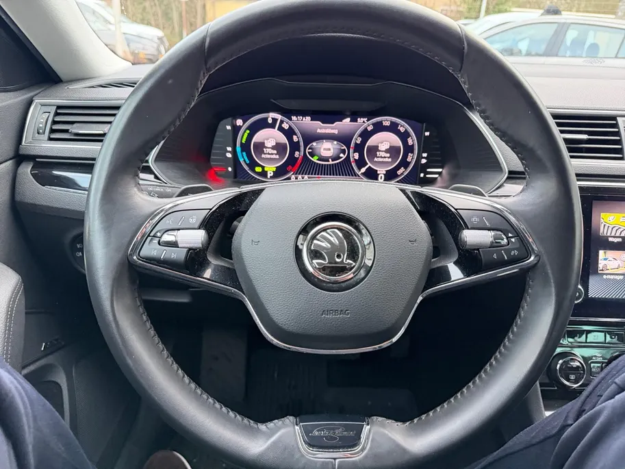Škoda Superb Combi 1.4 TSI iV Laurin & Klement | Geheugenfunctie berijdersstoel | Climate | Achteruitrijcamera | Parkeersensoren | Navigatie |
