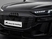 Audi Q6 e-tron S edition 83 kWh 252 PK · Glazen panoramadak · Trekhaak elek. wegklapbaar · S line zwart leder-kunstlederen bekleding