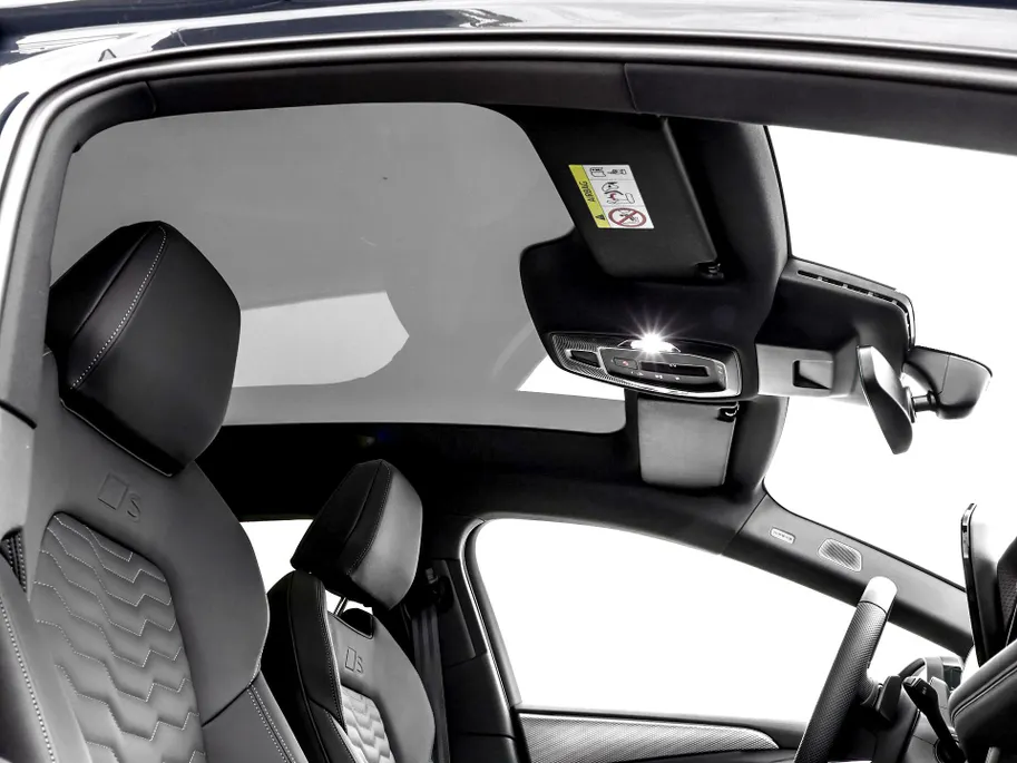 Audi A6 e-tron S edition 83 kWh 286pk · SOH 99,5% · Panoramadak · Luchtvering · Camera · SONOS Sound · Head-Up Display · Elek. Achterklep · Stoelverwarming · Garantie t/m 06-10-2030 of 100.000km