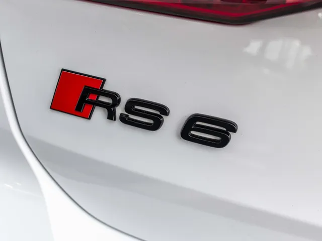 Audi RS6 Avant RS 6 TFSI quattro
