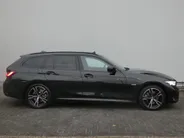 BMW 3 Serie 320e M-Sport Aut. |Schuifdak |Head-Up |Facelift - Widescreen!