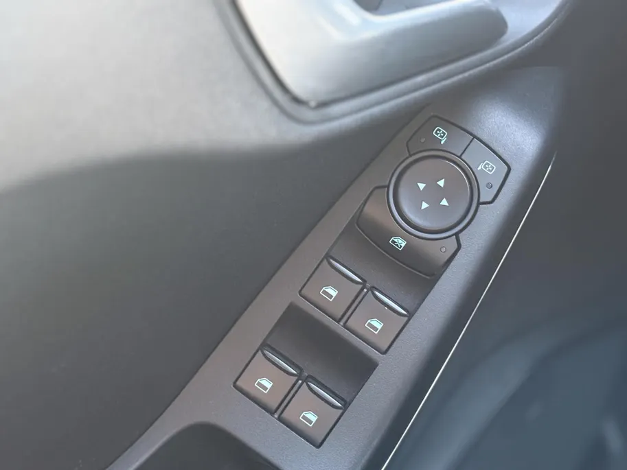 Ford Fiesta 1.0 EcoBoost Hybrid Titanium WINTER PACK | KEYLESS ENTRY | PARKEER SENSOREN ACHTER | APPLE CARPLAY / ANDROID AUTO