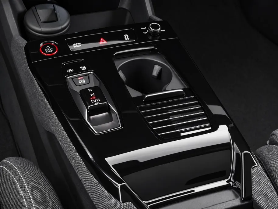 Audi A6 e-tron edition 83 kWh 286pk · 98,1% · Panoramadak · Inklap. Trekhaak · 360 Camera · Head-Up Display · Bang & Olufsen · Matrix LED · Garantie t/m 27-07-2030 of 100.000km