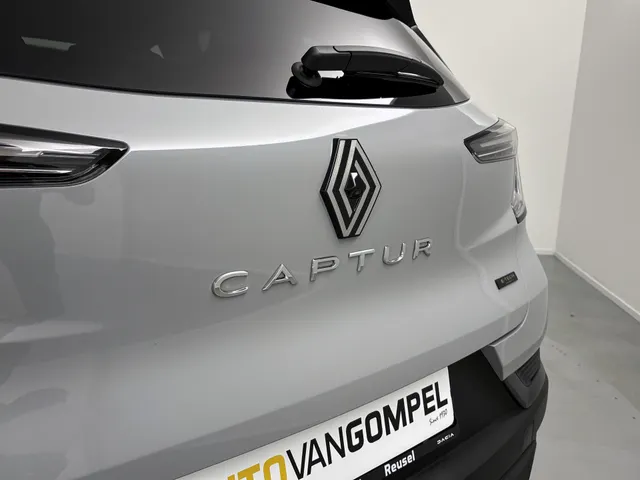 Renault Captur 1.8 E-Tech full hybrid 160 techno | CAMERA | NAVI