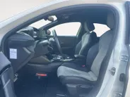Peugeot e-208 EV GT 350 50 kWh | SOH 91% | CAMERA | LED | SPORTSTOELEN | SFEER VERLICHTING |