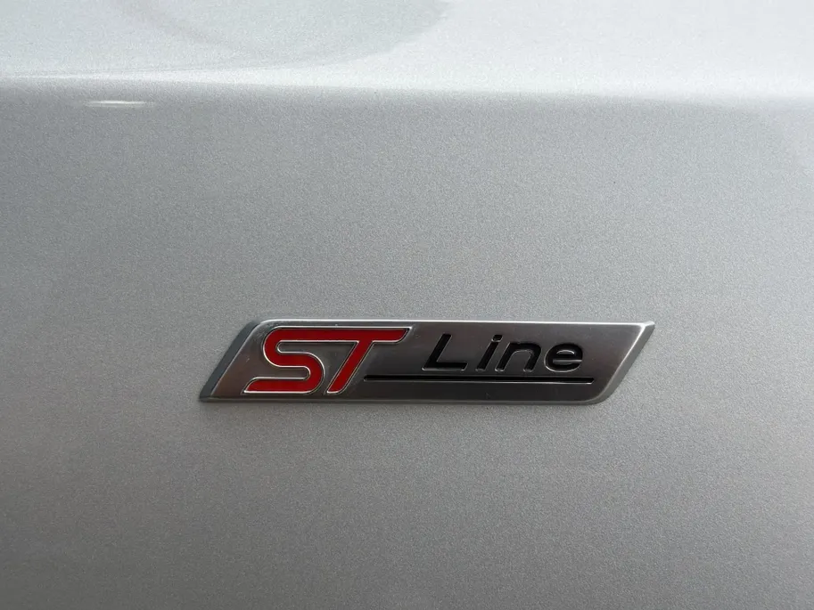Ford Focus 1.0 EcoBoost Hybrid ST Line Hatchback | Winter Pack | Groot Scherm | Android Auto Apple Carplay