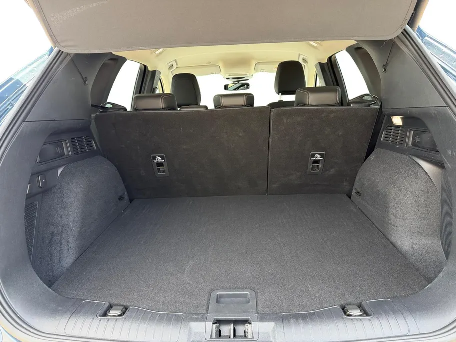 Ford Kuga 2.5 PHEV Vignale | Dealer onderhouden | Automaat | Adapt. Cruise control | BLIS | Elektr. achterklep | Winter pack | lederen bekleding | Parkeersensoren voor en achter | Camera voor en achter | Navigatie | Apple carplay & Android auto | B&O audio | Privac
