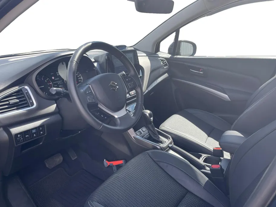 Suzuki S-Cross 1.5 Hybrid Style | Lichtmetalen velgen | Trekhaak | Navigatie | Stoelverwarming