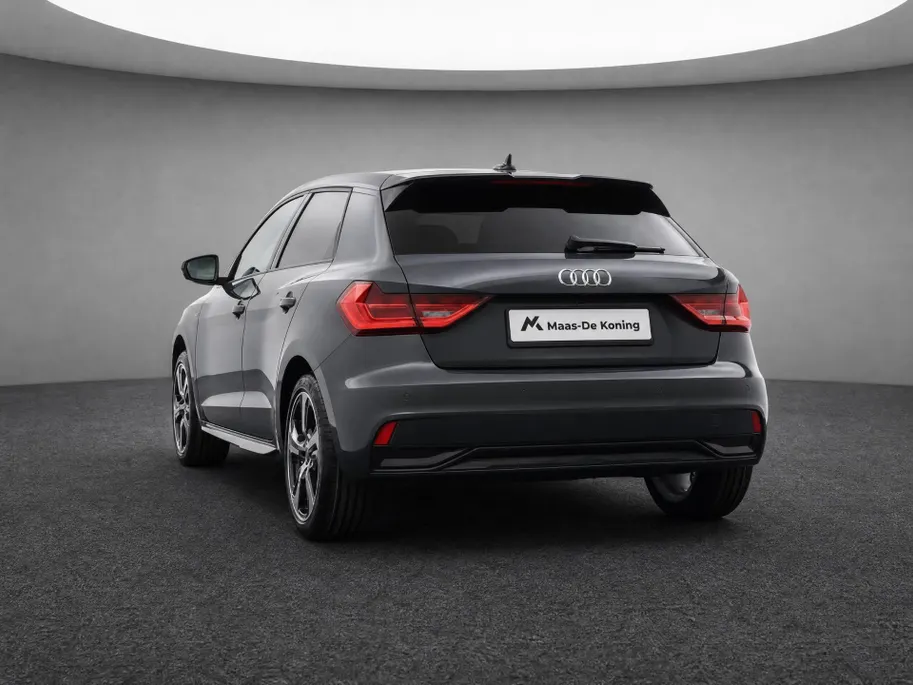 Audi A1 Sportback Advanced edition 30 TFSI 116 PK · Audi Sound · Afgevlakt sportstuur · Full led verlichting · Privacy glas