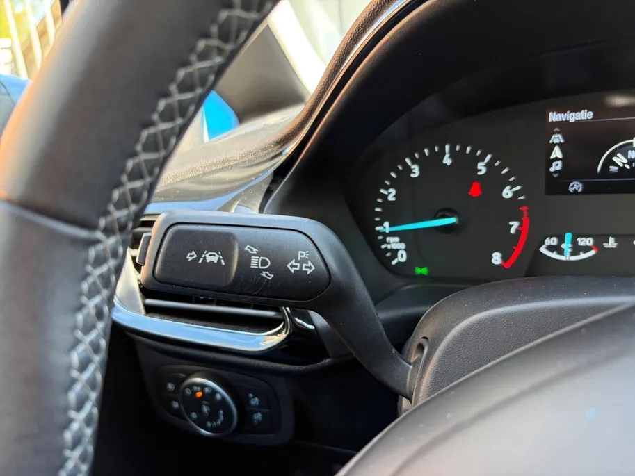 Ford Fiesta 1.0 EcoBoost Titanium | 1e Eigenaar | NL-Auto | Navigatie | Climate Control | Cruise Control | Parkeersensoren | Lichtmetalen velgen | All Weather banden