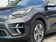 Kia e-Niro ExecutiveLine 64 kWh | Warmtepomp | Memory seats | Stoelverwarming- en ventilatie | JBL audio-installatie | Glazen schuif-/kanteldak | Dodehoekassistentie | Parkeersensoren voor- en achter | Apple/Android Carplay