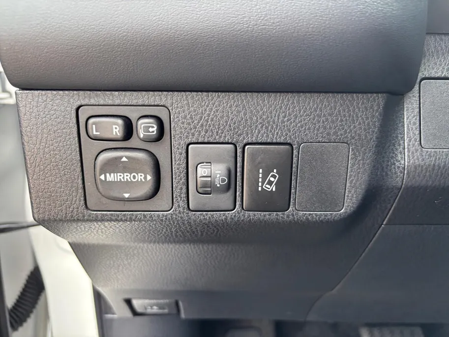 Toyota RAV4 2.5 Hybrid AWD Dynamic | Trekhaak | Camera | All Season | Navi | Garantie |