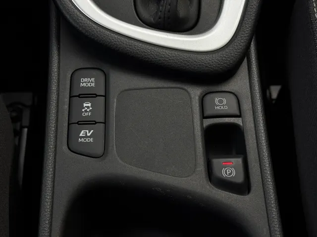 Toyota Yaris 1.5 Hybrid Dynamic | Keyless | Stoelverwarming | Adapt. Cruise