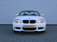 BMW 1 Serie Cabrio 118i Executive | M-Pakket | Stoelverwarming | 17' LM | Windscherm | Parkeersensor v+a | Trekhaak | Navi | Leer | Xenon | Clima |