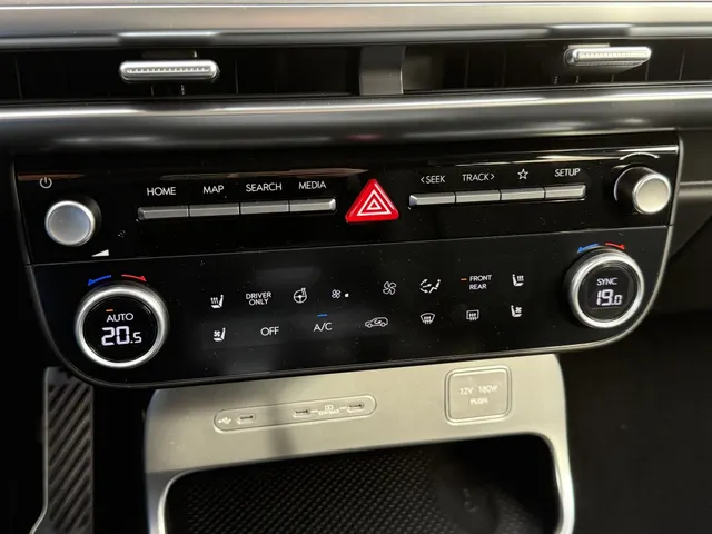 Hyundai IONIQ 9 Connect 7p. 110.3 kWh
