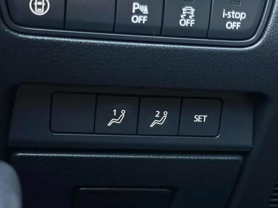 Mazda 3 2.0 e-SkyActiv-G M Hybrid 122 Comfort met Bose | Apple Carplay / Android Auto | Navigatiesysteem | Licht + Regensensor | Elektrisch Verstelbare Bestuurderstoel  | Stoel + Stuurverwarming | Parkeersensoren Voor + Achter | Camera Achter | 18'Lichtmetalen ve