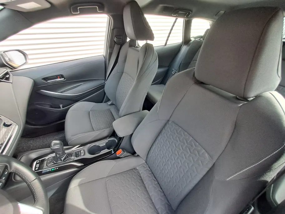 Toyota Corolla Touring Sports 1.8 Hybrid Business | Camera | Adaptieve Cruise | Airco Automatisch | Automaat | Apple Carplay/Android Auto | Apple Carplay/Android Auto