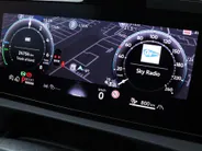 Volkswagen Tiguan 1.5 272pk DSG eHybrid R-Line Edition · Panoramadak · 360 Camera · Wegklapbare Trekhaak · Massage · Dodehoek Detectie · 19'' Inch · Garantie t/m 27-10-2029 of 100.000km