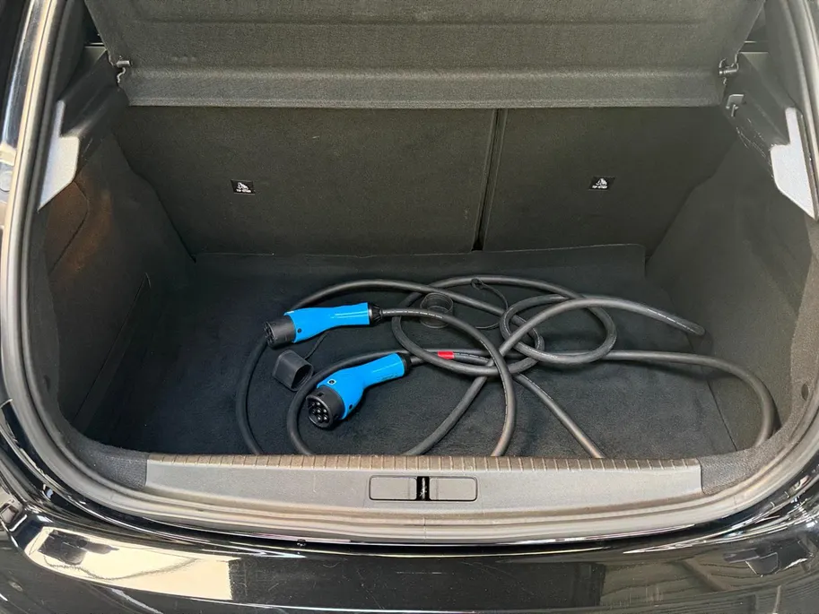 Peugeot e-208 EV GT 350 50 kWh 100% SOH | STOELVERWARMING | ACHTERUITRIJCAMERA | GLASSROOF | 12 MAANDEN BOVAG GARANTIE |