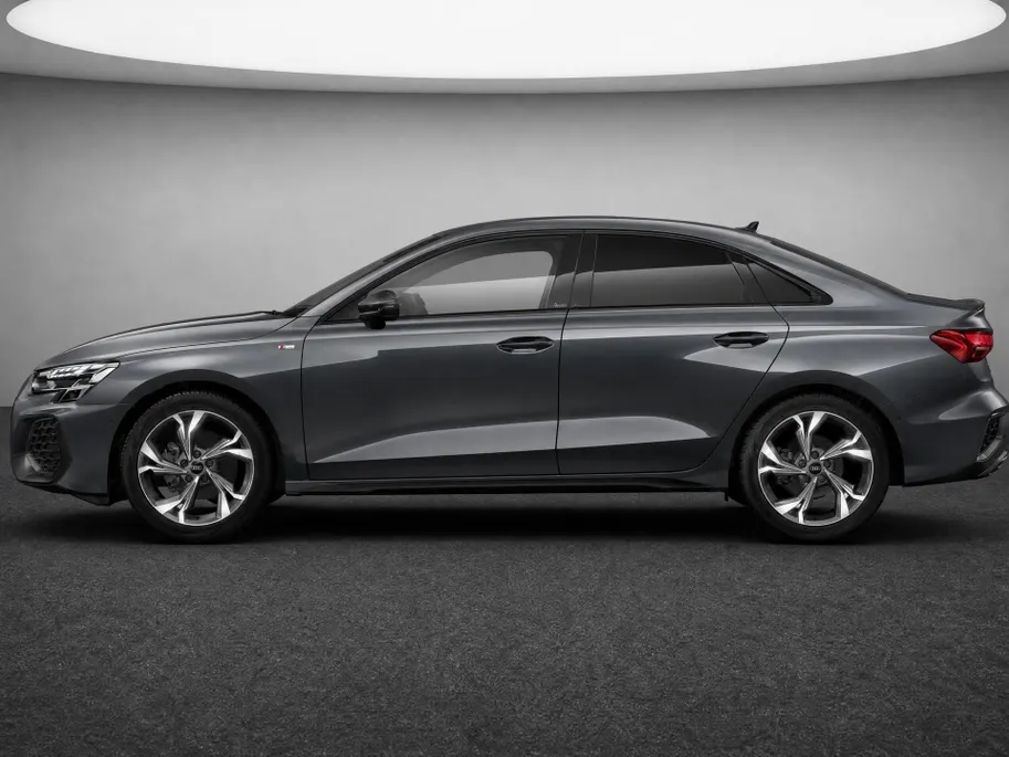 Audi A3 Limousine 30 TFSI S edition 116 PK · Tech plus · SONOS premium 3D · Optiekpakket zwart plus