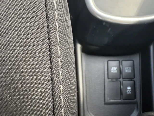 Toyota Yaris 1.5 Hybrid Bi-Tone | Navigatie | Trekhaak