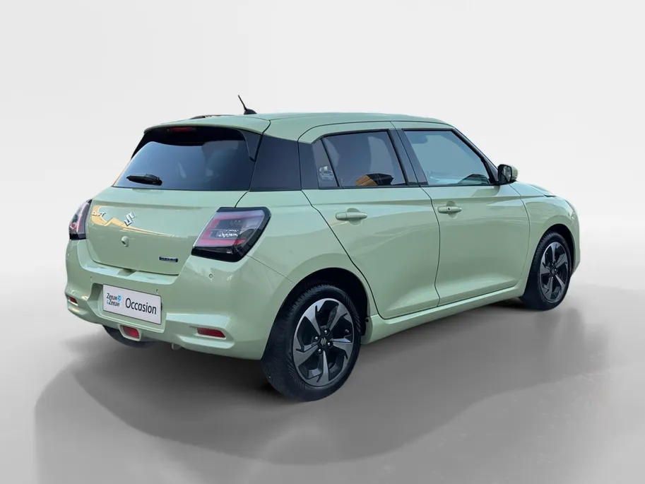 Suzuki Swift 1.2 Style Smart Hybrid | Apple Carplay/Android Auto | Achteruitrij Camera | Adaptive Cruise Control | All-Season | BLISS | LED | LMV 16' | Stoelverwarming |