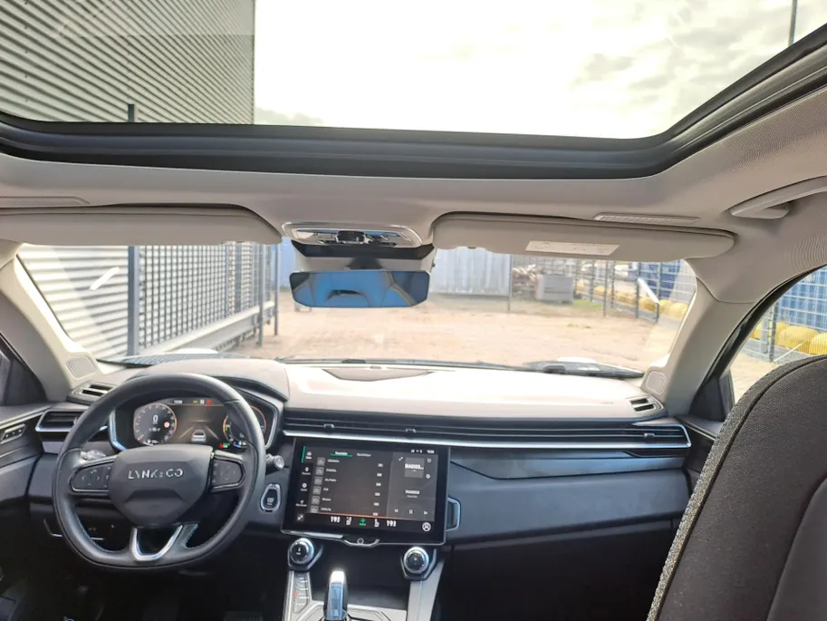 Lynk & Co 01 1.5 PHEV | SOH 97,3% | Automaat | Camera | Navigatie | Climate Control | Trekhaak afneembaar | Apple Carplay/Android Auto | DAB | Keyless entry | Keyless start | Stoel verw.