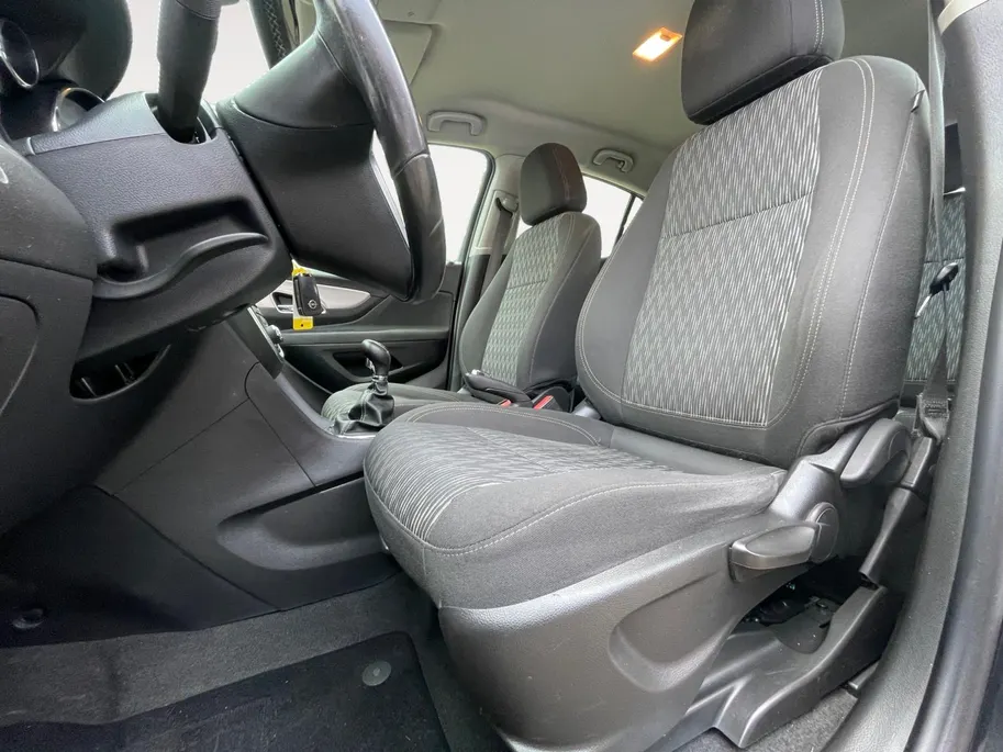 Opel Mokka 1.6 Edition | Navigatie | Parkeersensoren v+a| Airco | Cruise control| Automatische verlichting |