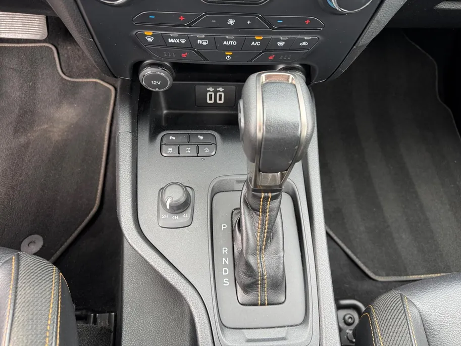 Ford Ranger 2.0 EcoBlue Wildtrak Supercab | NL auto | Dealer onderhouden | 213 pk | Trekhaak | Automaat | Rollertop | Stoelverwarming | Achteruitrijcamera | Parkeersensoren voor en achter | Adapt. cruise control | Apple carplay & Android auto | Bovag garantie |