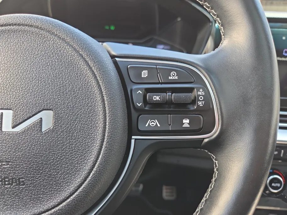 Kia Niro 1.6i Hybrid ExecutiveLine | Automaat | 1e Eigenaar | Dealer onderhouden | JBL | Schuif-/kanteldak | Cruise Control Adaptief | Leder | Stoelverwarming en verkoling | LM Velgen | Carplay | Camera | FabriekGarantie tot 2032