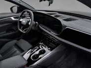 Audi A6 Avant S edition Comp 367 PK S-tronic e-hybrid quattro · MIDNIGHT GREEN · 360 Camera · Servosluiting · Panoramadak · Bang & Olfusen · Elek. Stuurkolom · Bijrijder Scherm · Stoelverwarming V + A · 21'' Inch · Garantie t/m 03-03-2028