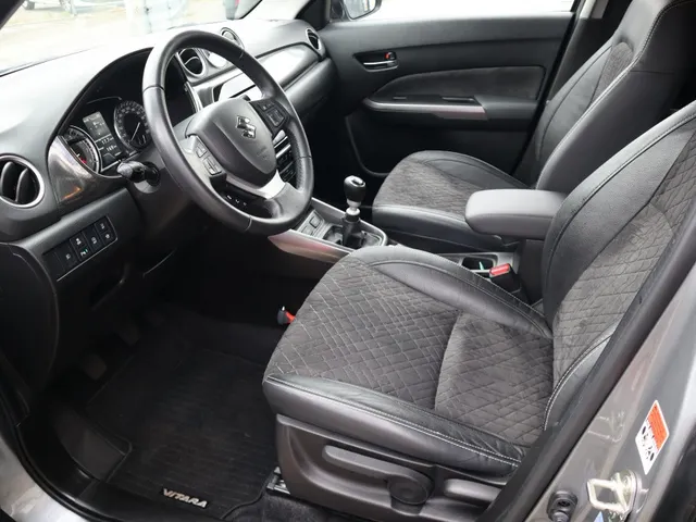 Suzuki Vitara 1.4 BoosterJet Style Hybrid Trekhaak | AdaptiveCruise | Carplay