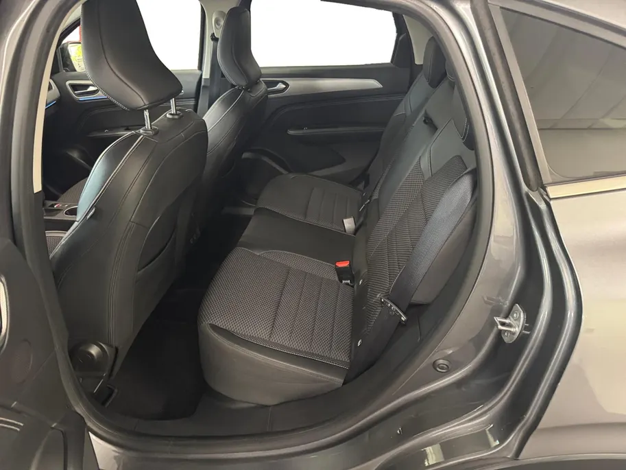 Renault Arkana 1.6 E-Tech Hybrid 145 Intens | CarPlay/Android Auto | Camera | Navigatie | Adaptive Cruise | Climate Control | Keyless Entry