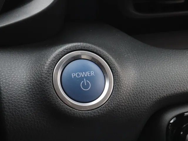 Toyota Yaris 1.5 Hybrid Dynamic Limited | Stoelverwarming | Keyless | 17 inch | All Seasons