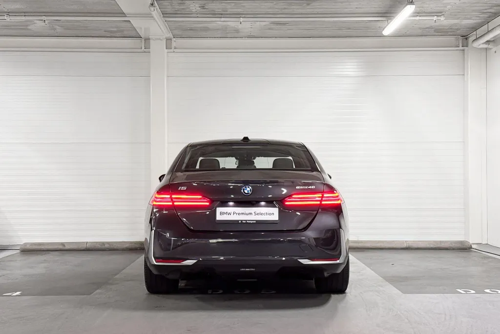 BMW i5 Sedan eDrive40