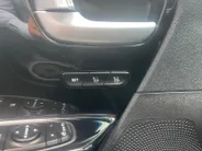 Kia Niro 1.6 GDi Hybrid ExecutiveLine | Compleet dealer onderhouden! | Elektrisch verstelbare stoelen incl. geheugenfunctie | Stoelverwarming- en koeling | JBL geluidsinstallatie | Dodehoekassistentie | Achteruitrijcamera | Navi | Climate control
