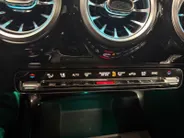 Mercedes-Benz A-Klasse 200 Launch Edition Premium AUTOMAAT AMBIENT LIGHT NAVI AIRCO CAMERA CRUISE CONTROLE AMBIANCE VERLICHTING APPLE CARPLAY ANDRIOD AUTO AMG PAKKET ZEER MOOIE AUTO