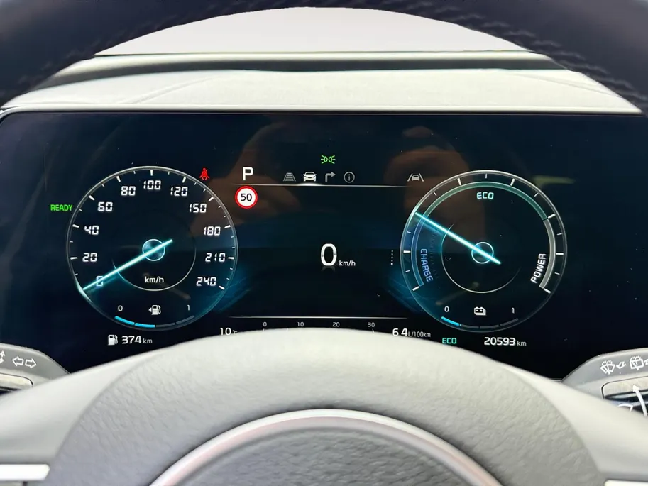 Kia Sportage 1.6 T-GDi Hybrid Dark Edition | Camera | Stuurverwarming | Stoelverwarming voor + achter | Apple Carplay / Android Auto | LMV | LED |