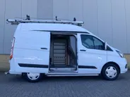 Ford Transit Custom 300 2.0 TDCI L1H2 Trend 130pk Automaat Store Van laadruimteinrichting - Speciale dak Imperiaal - 2x Schuifdeur - Trekhaak -Comfort Laadschot