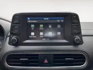 Hyundai Kona EV Comfort 64 kWh | Warmtepomp | 100% SOH | Adaptive cruise control | Apple Carplay & Android Auto | Achteruitrijcamera | Parkeersensoren achter | Keyless entry | DAB radio |
