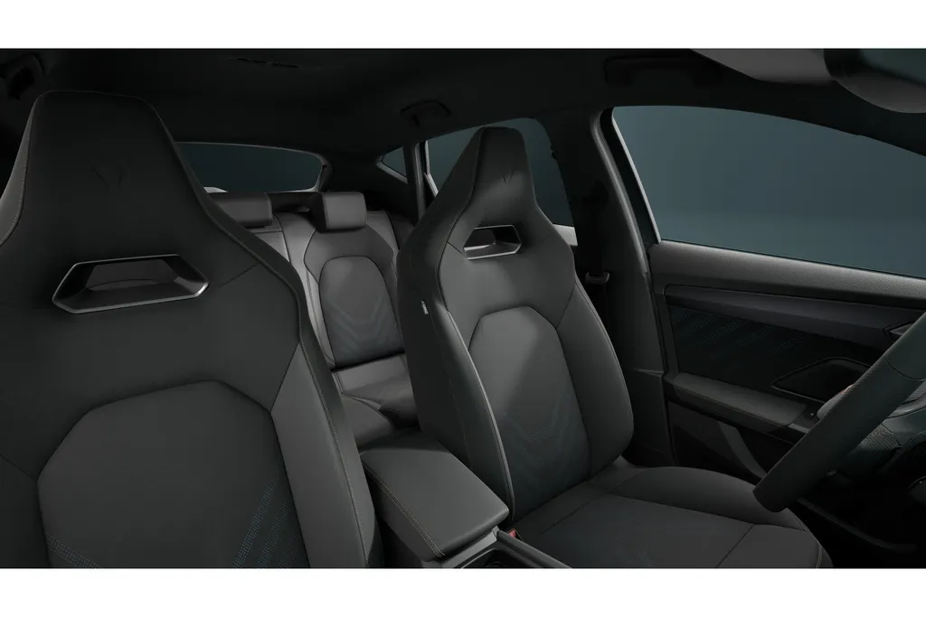 CUPRA Formentor VZ Performance | Digitaal instrumentenpaneel (Virtual Cockpit) | Draadloze Apple CarPlay™, Android Auto™ | Elektronisch Sperdifferentieel (XDS)