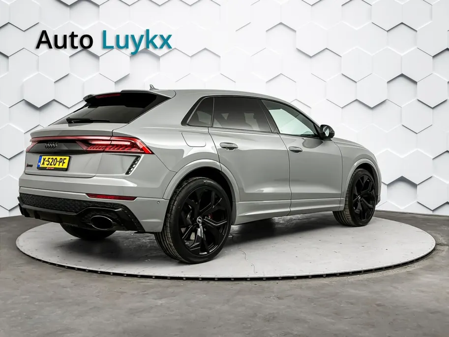 Audi RSQ8 4.0 TFSI RS Q8 Quattro | Panoramadak | Luchtvering | 23'' L.M. Velgen