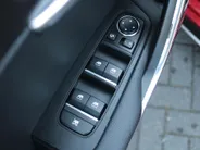 Kia ProCeed 1.4 T-GDI GT-Line | Trekhaak | Stuur-/stoelverwarming | Schuifdak | Camera | Cruise | Navi | 17" LM | Clima | LED |