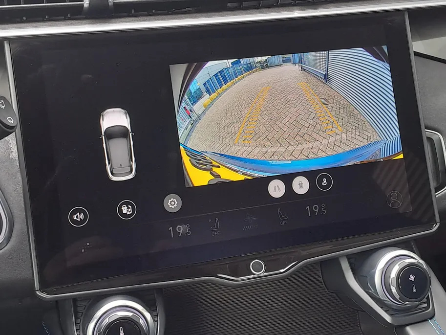 Lynk & Co 01 1.5 PHEV | SOH 97,3% | Automaat | Camera | Navigatie | Climate Control | Trekhaak afneembaar | Apple Carplay/Android Auto | DAB | Keyless entry | Keyless start | Stoel verw.