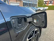 Kia EV4 Hatchback GT-PlusLine 81.4 kWh | Schuif/kanteldak | Lederen bekleding | 360 Graden camera | Head up display | Elektrische achterklep | Elektrische stoel verstelling met geheugen | Stoel verwarming + ventilatie voor | Dodehoek camera | Draadloze oplader | 