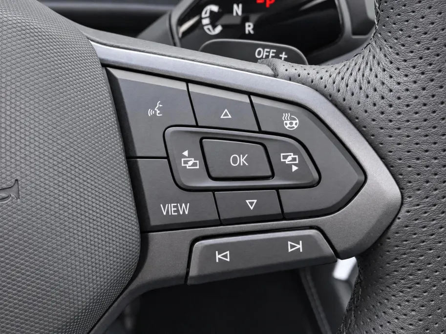 Volkswagen T-Roc 1.5eTSI/150PK R-Line Black Style · Panoramadak · Leder · 360°Camera · Trekhaak · Garantie t/m 18-01-2031 of 150.000km